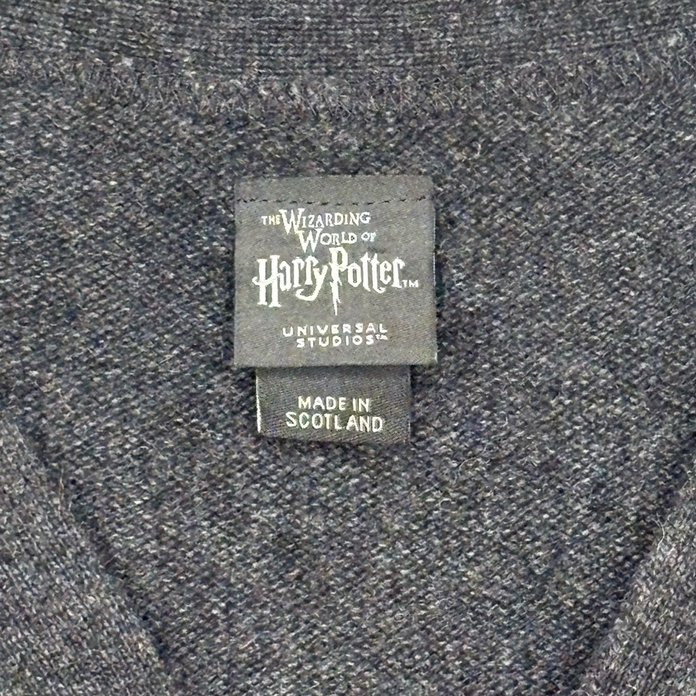 The Wizarding World of Harry Potter Gryffindor Cardigan Sweater - Picture 5 of 10